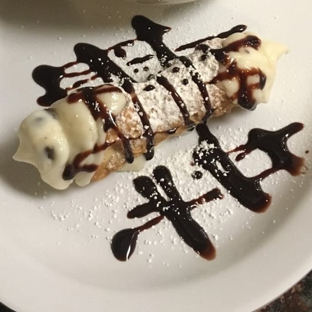 Cannoli.